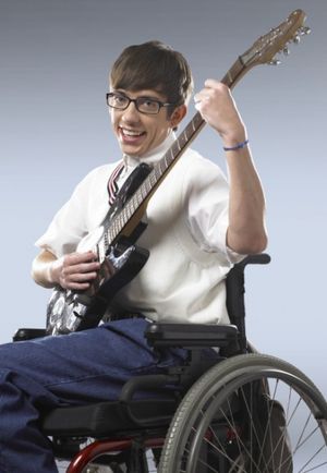 Kevin McHale as Artie Photo