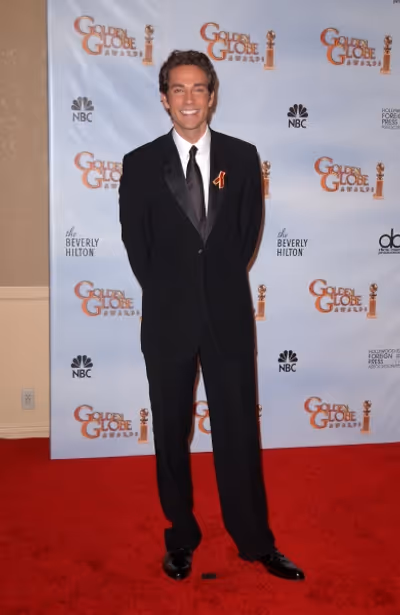  Zachary Levi  Photo