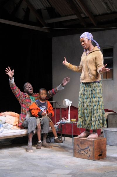 Thomas Silcott, Kohle Thomas Bolton and Roslyn Ruff  Photo