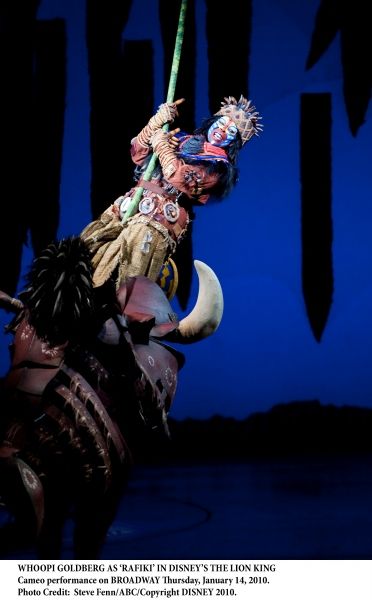 Photo Flash: Whoopi Goldberg in Rehearsal & Performance for Cameo Appearance on Broadway's THE LION KING  Image
