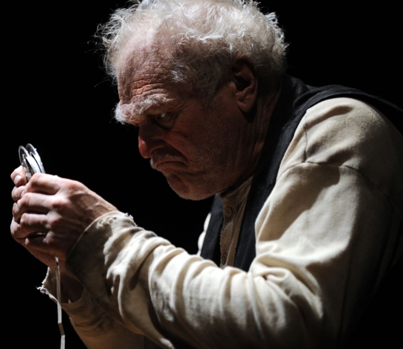 Photo Flash: Goodman Theatre Presents HUGHIE/KRAPP'S LAST TAPE  Image