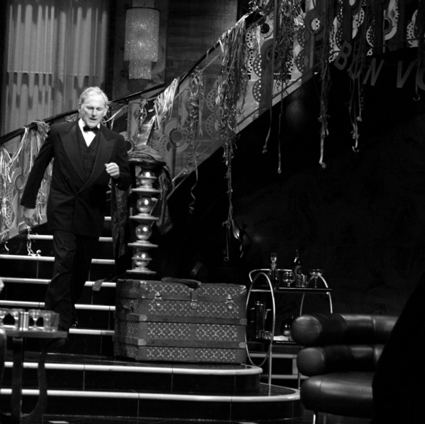 Photo Coverage: PRESENT LAUGHTER Opening Night Curtain Call  Image