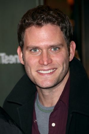 Steven Pasquale Photo