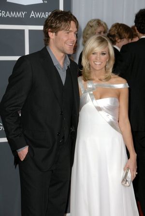 Carrie Underwood and fiance Mike Fisher Photo