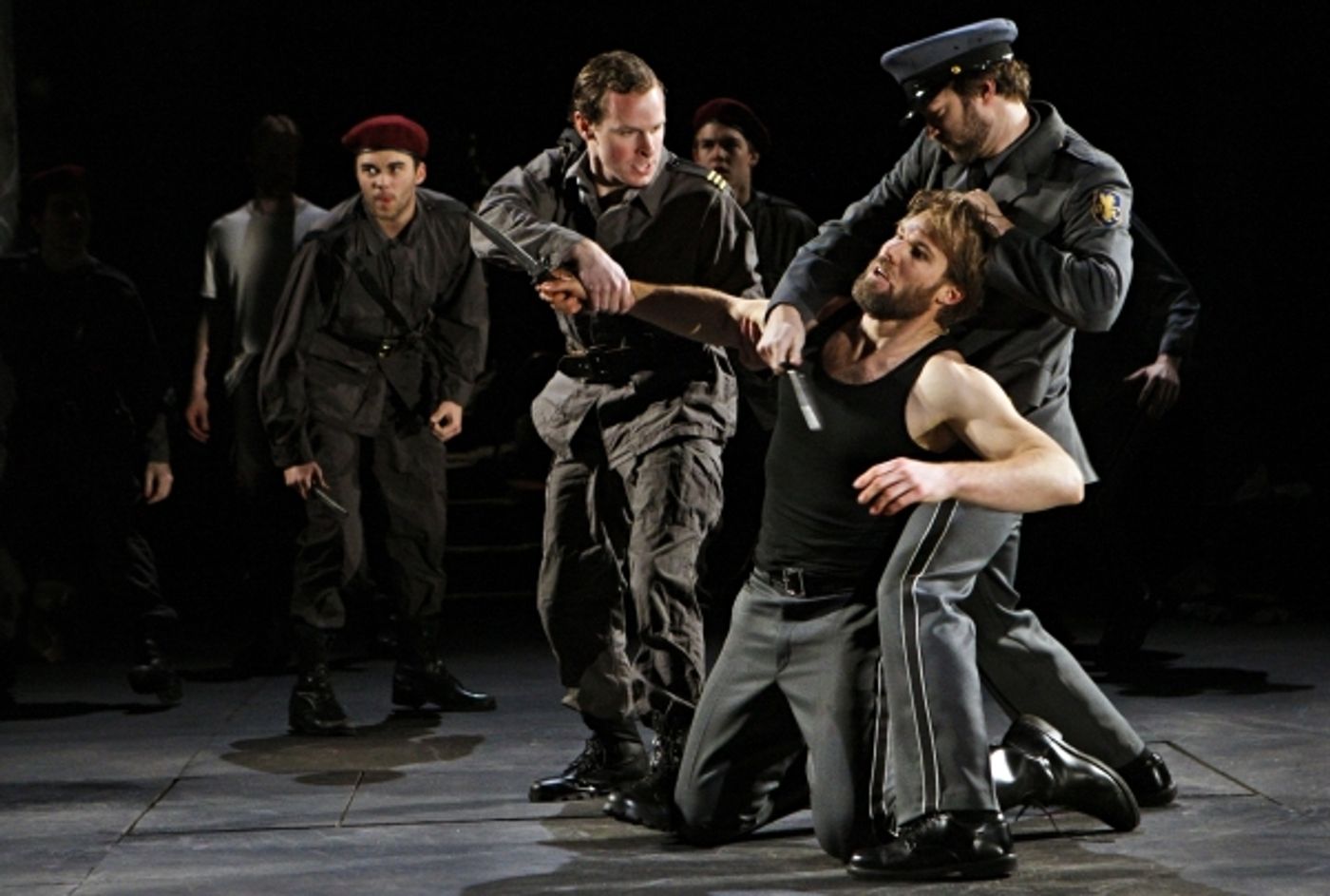 Photo Flash: Guthrie's MACBETH  Image