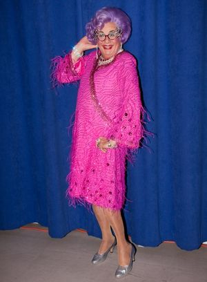 Dame Edna Photo