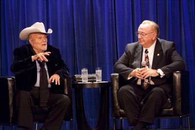 Tony Curtis with host Joseph Bauer Photo