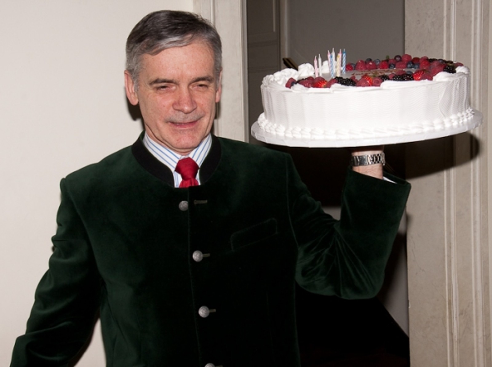 Photo Coverage: Stars Come Out to Celebrate Elaine Stritch's Birthday — photo 11 of 32