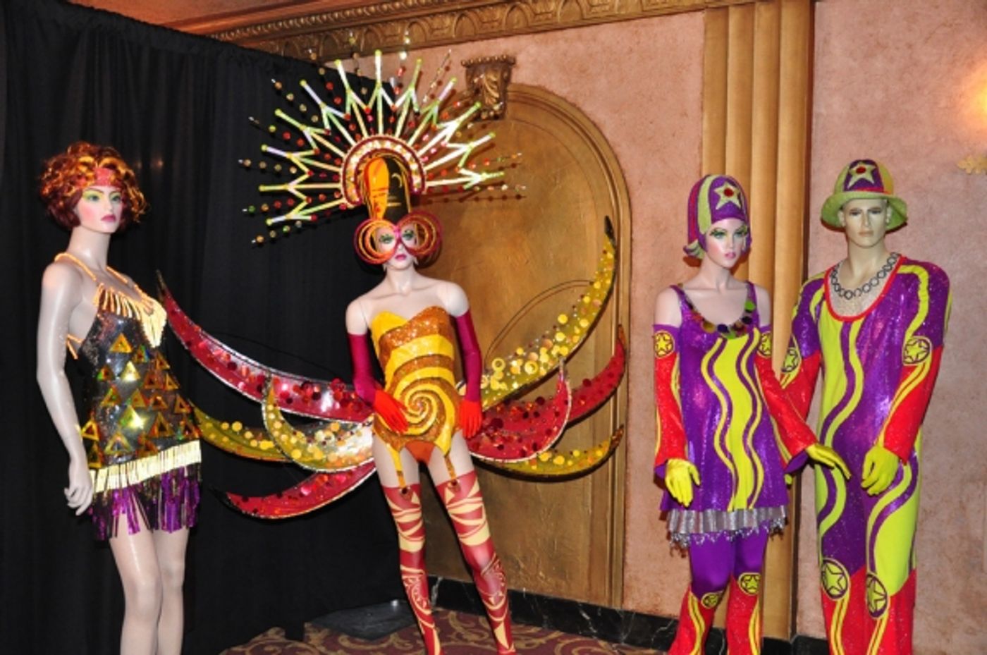 Photo Coverage: Beacon Theatre Welcomes Cirque Du Soleil's BANANA SHPEEL  Image