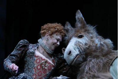 Judi Dench and Oliver Chris Photo
