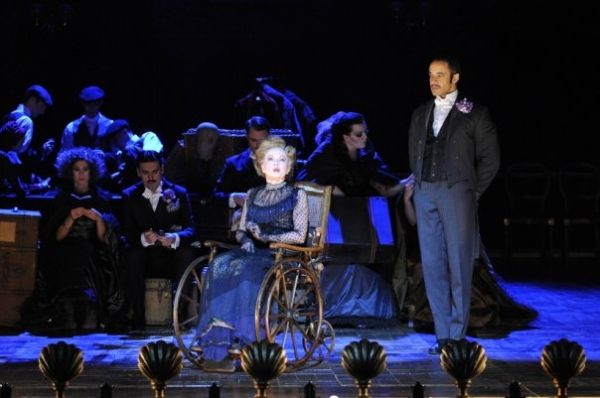 Photo Flash: Scacchi and Caron Star in Paris' Theatre du Chatele's A LITTLE NIGHT MUSIC  Image