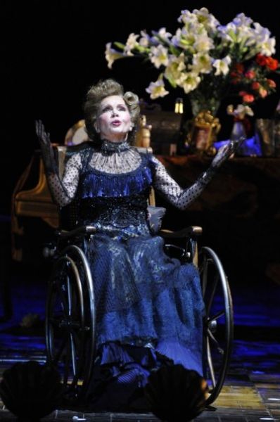 Photo Flash: Scacchi and Caron Star in Paris' Theatre du Chatele's A LITTLE NIGHT MUSIC  Image