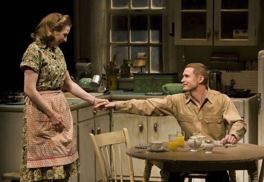 Photo Flash: Sheen, Conroy and Geraghty in THE SUBJECT WAS ROSES at the Mark Taper Forum  Image