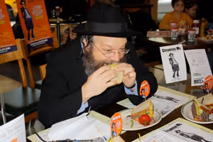Yisrael Campbell @ BroadwayWorld Yisrael Campbell Photo