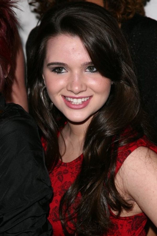 Katie Stevens  Photo