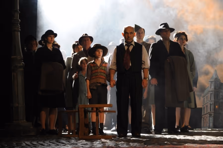 Photo Coverage: AN INSPECTOR CALLS - Last Chance To See Olivier-Winning Production Image