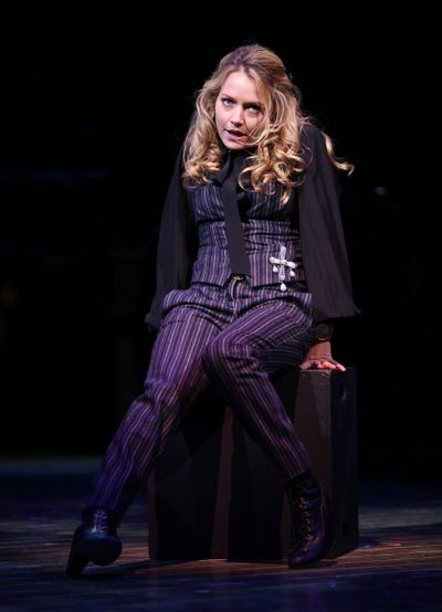 Becki Newton ( "Marian The Librarian" - THE MUSIC MAN ) Photo