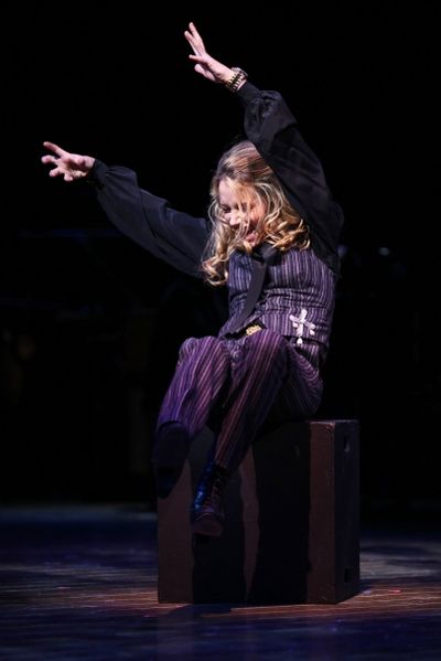 Becki Newton ( "Marian The Librarian" - THE MUSIC MAN ) Photo