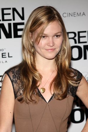 Julia Stiles @ BroadwayWorld Julia Stiles Photo