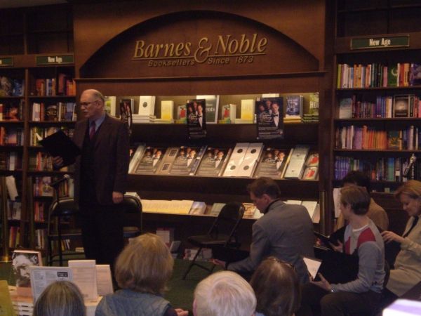 Photo Flash: TACT’s A 'T.S. Eliot Cocktail' at Barnes & Noble  Image