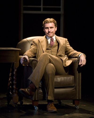 Ted Deasy as Richard Hannay  Photo