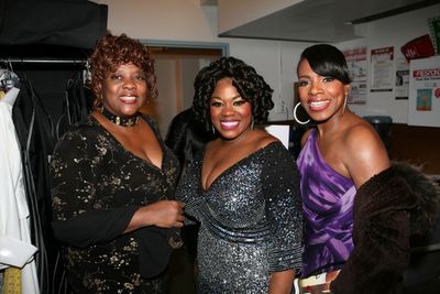 Original Dreamgirls Loretta Devine (L) and Sheryl Lee Ralph (R) pose with current cas Photo