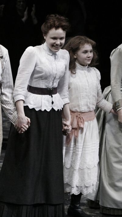 Alison Pill & Abigail Breslin Photo