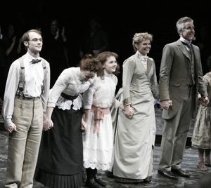 Daniel Oreskes, Elizabeth Franz, Tobias Segal, Alison Pill, Abigal Breslin, Jennifer  Photo