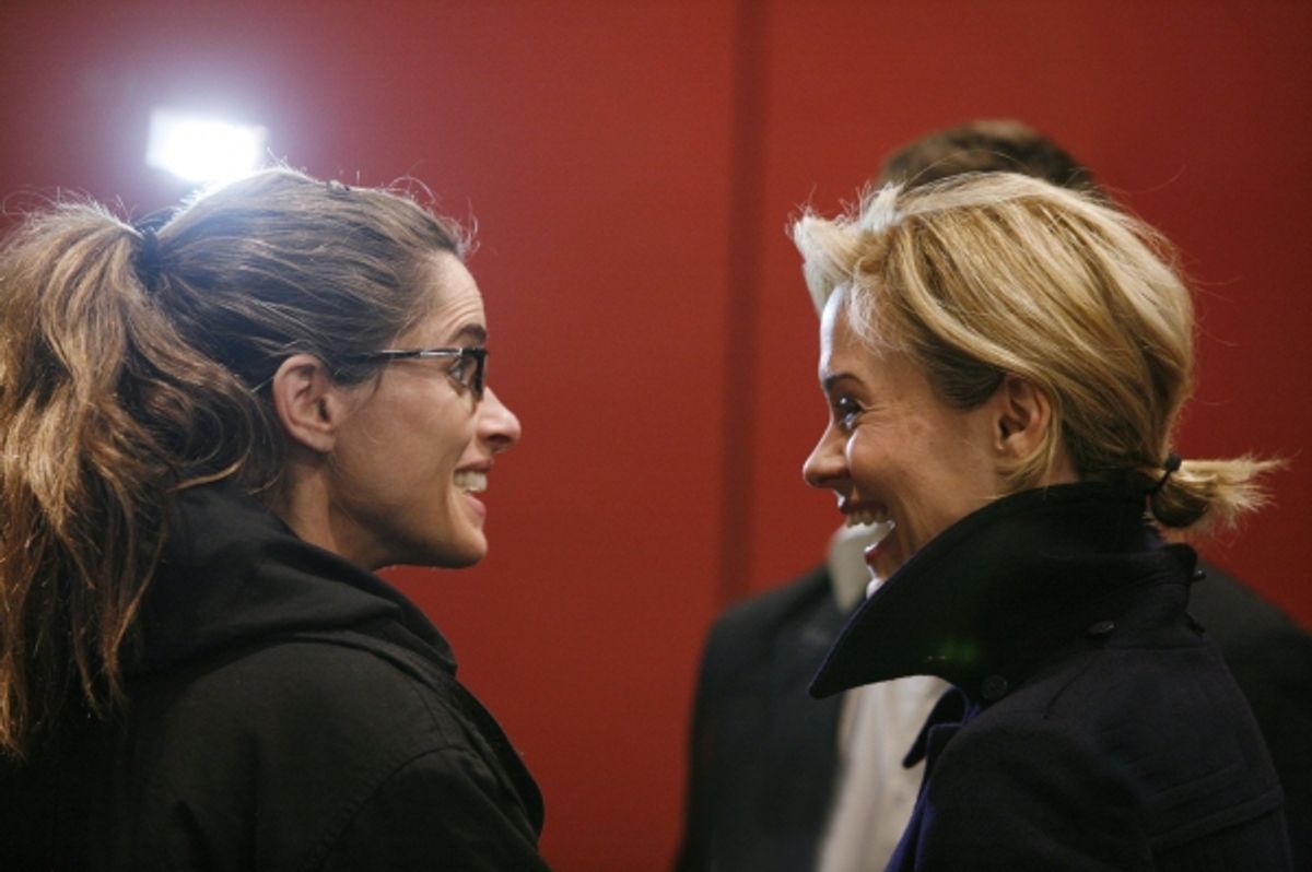 Sarah Paulson & Amanda Peet
 at 