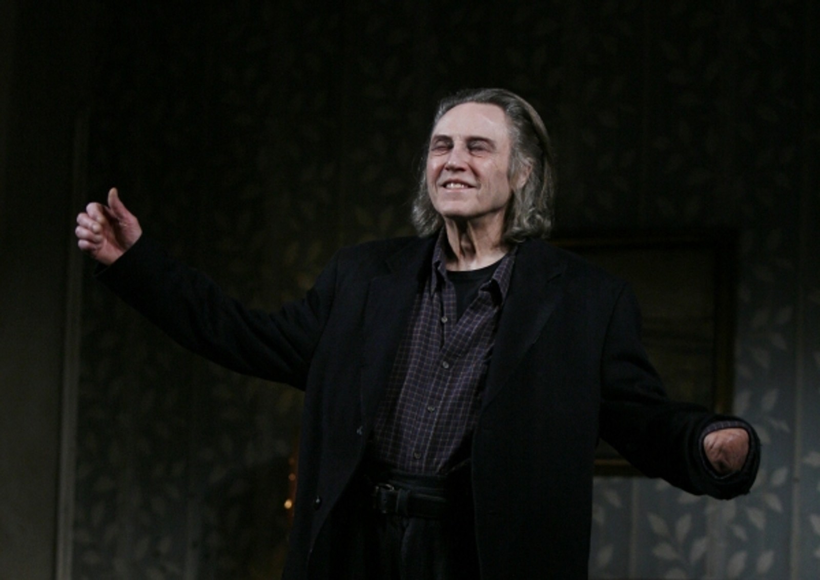 Photo Coverage: A BEHANDING IN SPOKANE - Curtain Call — photo 23 of 27