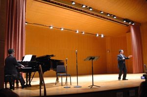 Patrick Carfizzi accompanied by Gerald Steichen (New York City Opera) Photo