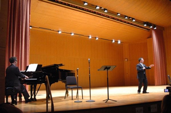 Patrick Carfizzi accompanied by Gerald Steichen (New York City Opera) Photo