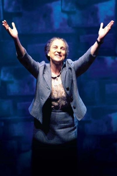 Tovah Feldshuh Photo