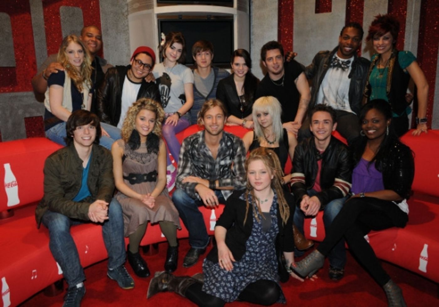 Photo Flash: AMERICAN IDOL'S Top 16!  Image