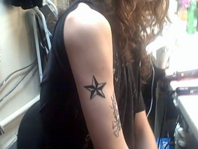 Gavin Knox Gets TEMPTU ROCK OF AGES Tatoo Photo