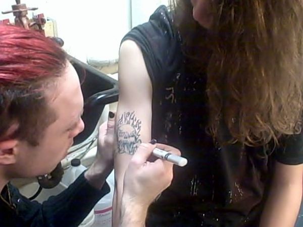 Gavin Knox Gets TEMPTU ROCK OF AGES Tatoo Photo