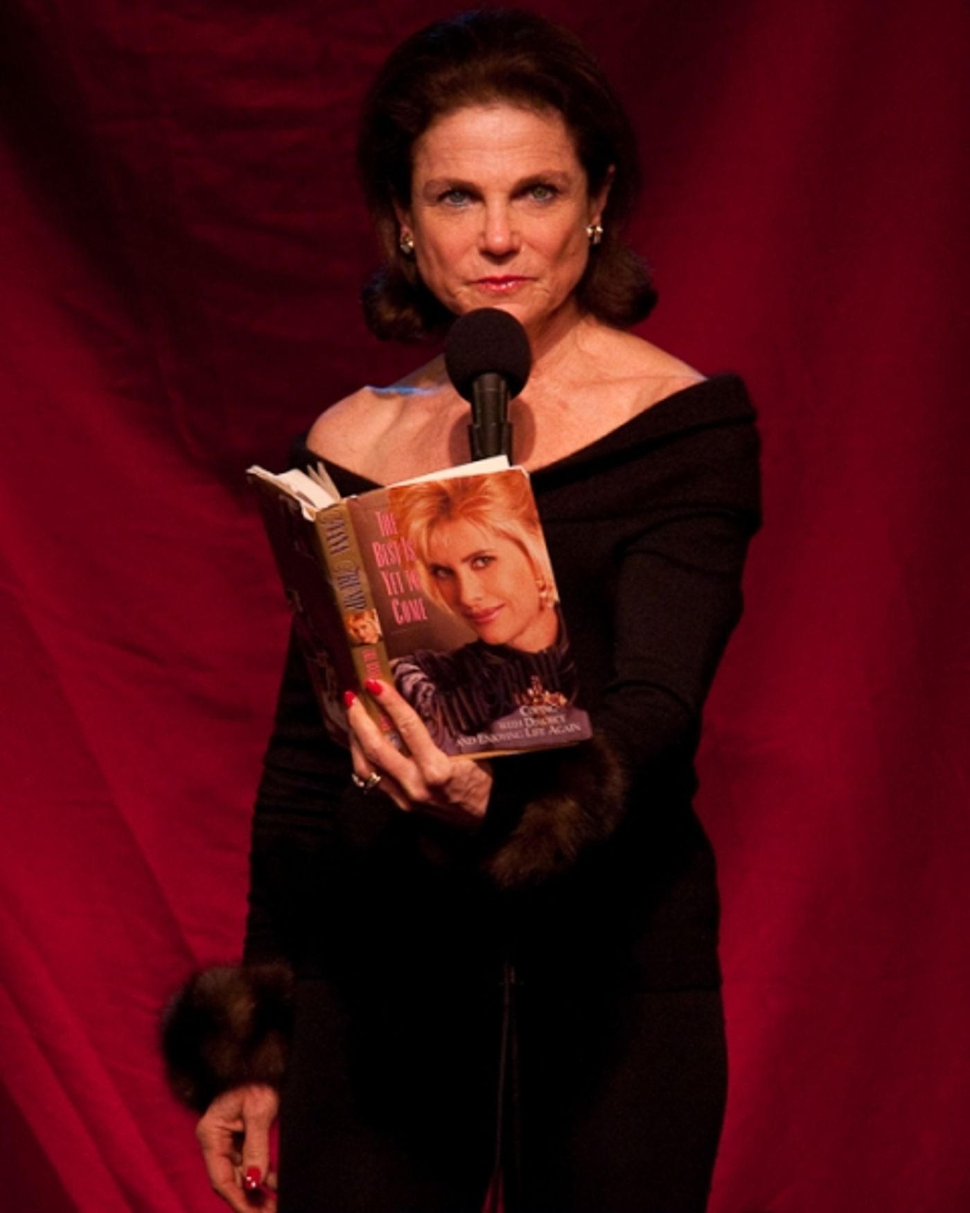 Photo Coverage: Megan Mullally Joins Celebrity Autobiography  Image