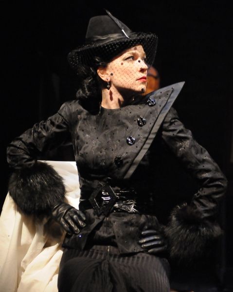 Photo Flash: The Alley Theatre Presents THE 39 STEPS  Image