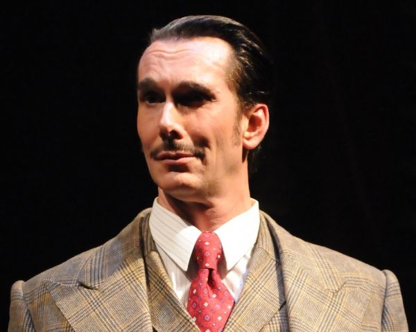 Photo Flash: The Alley Theatre Presents THE 39 STEPS  Image