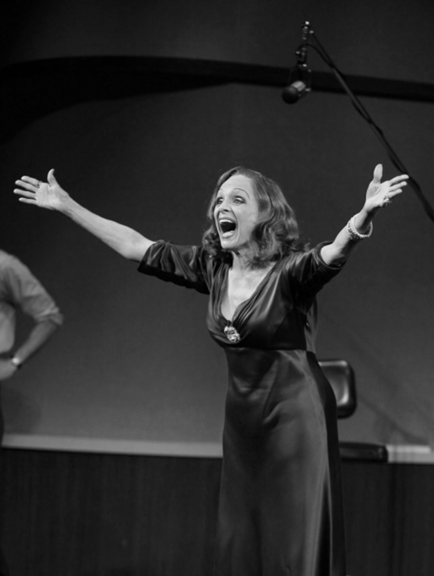 Photo Coverage: LOOPED Opening Night Curtain Call  Image