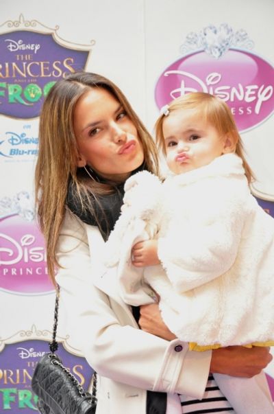 Alesandra Ambrosio with daughter, Anja Photo
