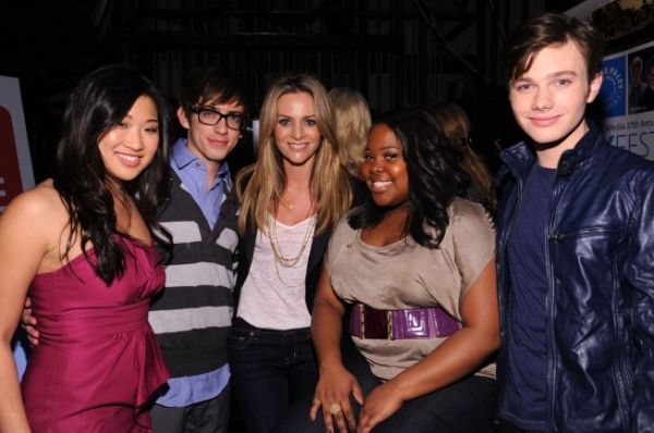 Jenna Ushkowitz, Kevin McHale, Jessalyn Gilsig, Amber Riley and Chris Colfer Photo
