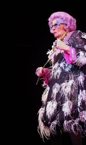 Dame Edna  Photo