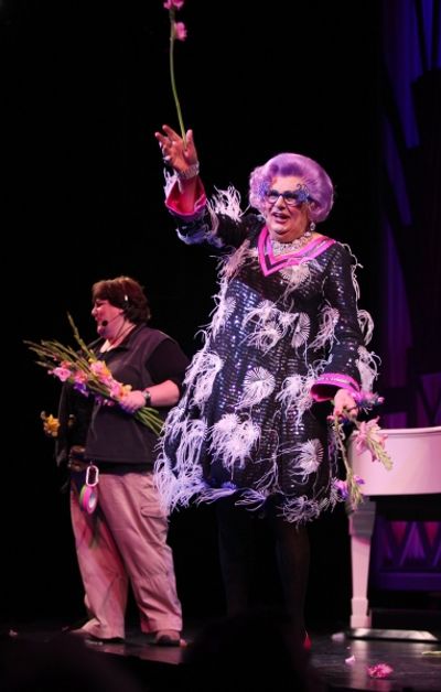 Dame Edna  Photo