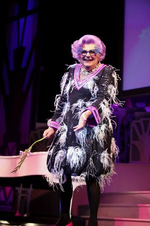 Dame Edna Photo