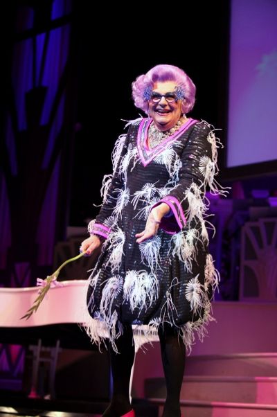 Dame Edna Photo