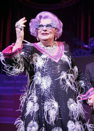 Dame Edna  Photo