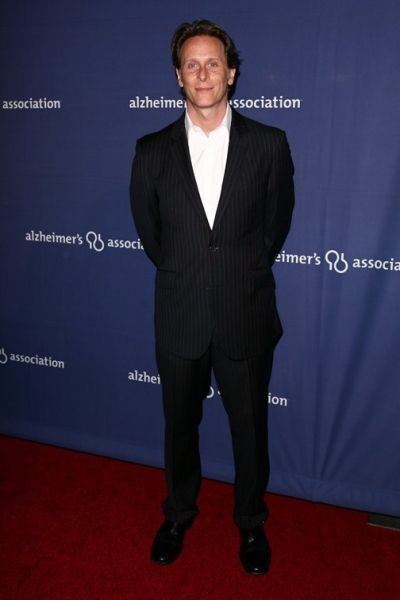 Steven Weber Photo