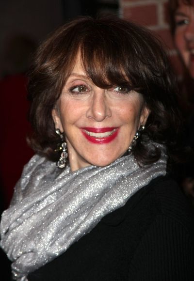 AndRea Martin

 Photo