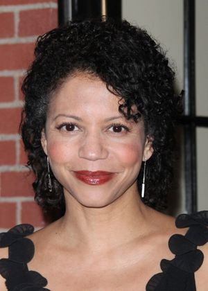 Gloria Reuben Photo